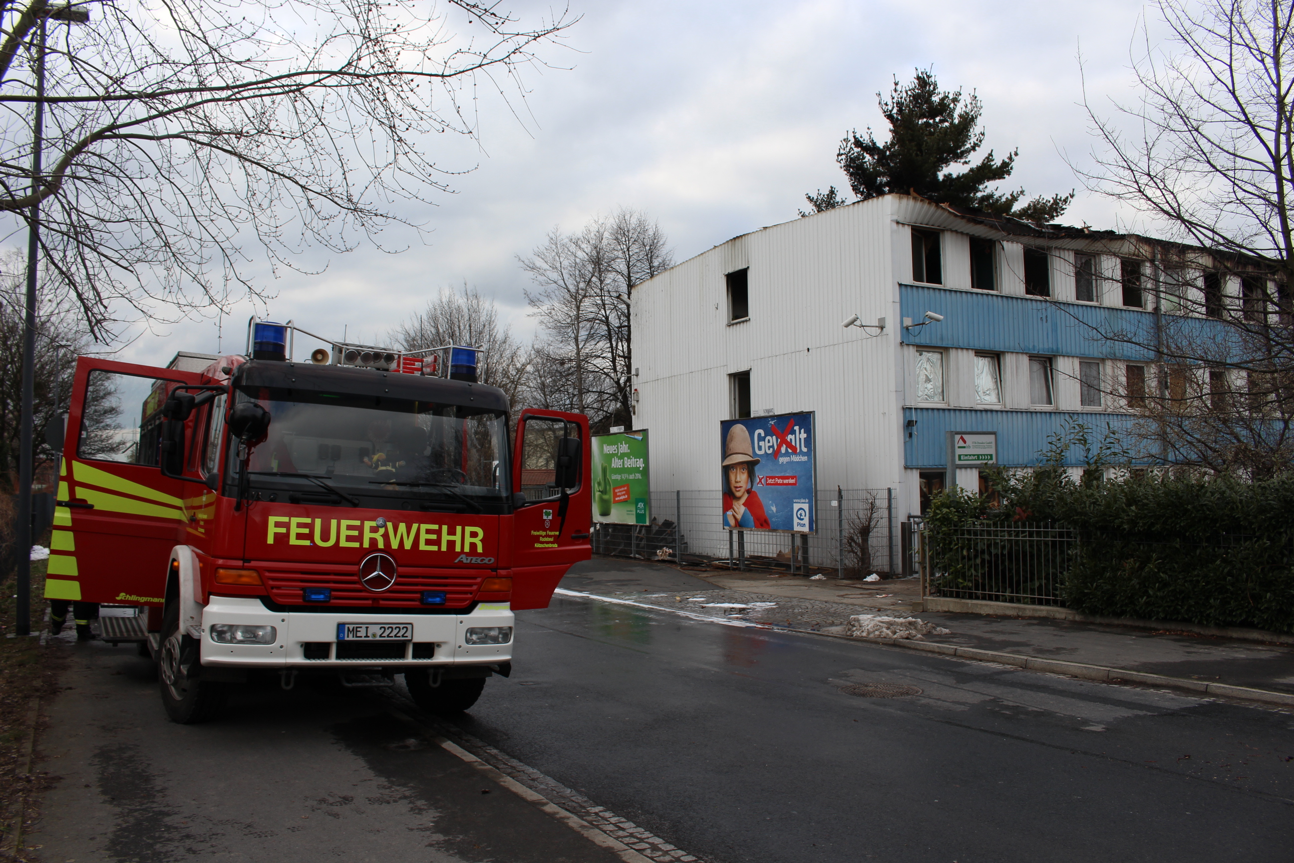 Großbrand Asylunterkunft Kötitzer Straße - Radebeul - 03.03.2016 - Bild #2